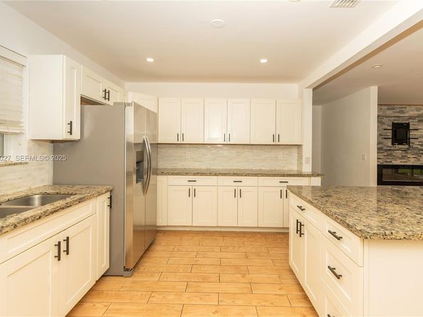 2510 NE 207th Ter, Miami FL 33180