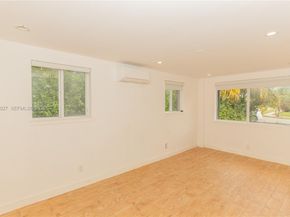 2510 NE 207th Ter, Miami FL 33180