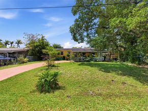 737 SW 2nd Ct, Hallandale Beach FL 33009