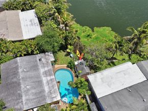 737 SW 2nd Ct, Hallandale Beach FL 33009