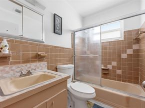 737 SW 2nd Ct, Hallandale Beach FL 33009