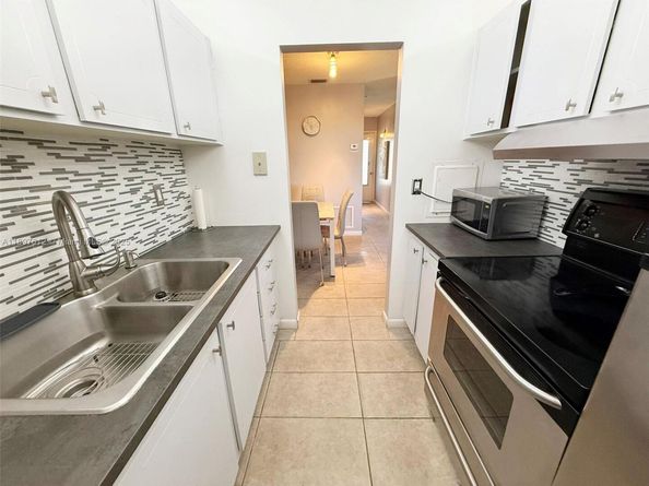 16790 NE 14th Ave 208, Miami FL 33162