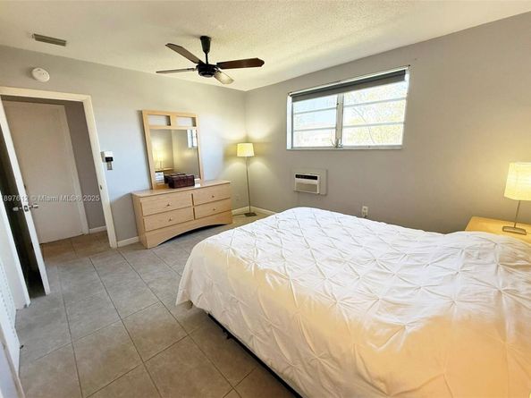 16790 NE 14th Ave 208, Miami FL 33162