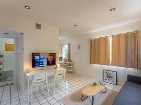 7031 NW 6th Ct, Miami FL 33150