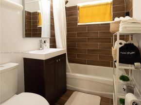 7031 NW 6th Ct, Miami FL 33150