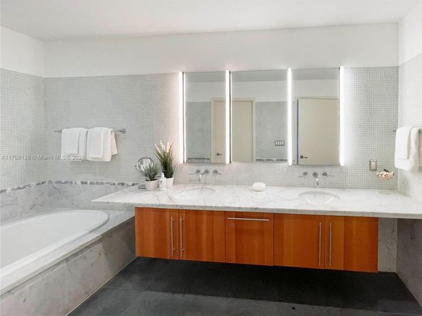 6103 Aqua Ave 301, Miami Beach FL 33141