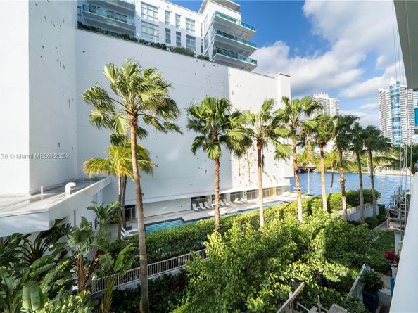 6103 Aqua Ave 301, Miami Beach FL 33141