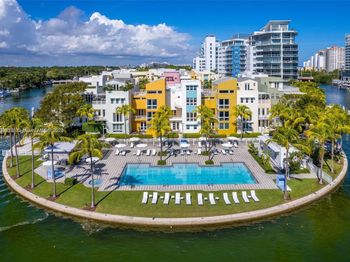 6103 Aqua Ave