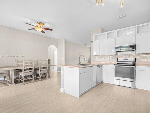 2821 Augusta Dr, Homestead FL 33035