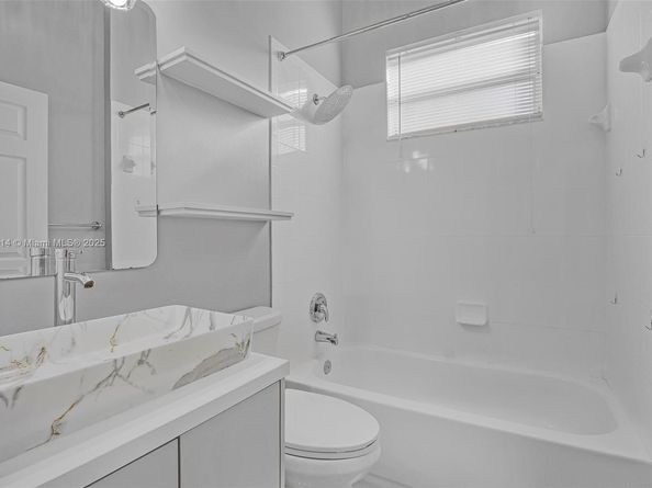2821 Augusta Dr, Homestead FL 33035