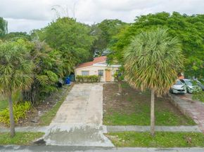 2063 NE 173rd St, North Miami Beach FL 33162