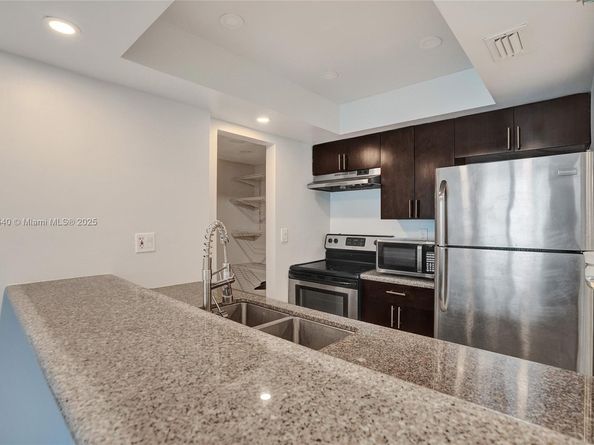 850 N Miami Ave W1810, Miami FL 33136