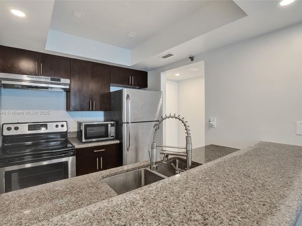 850 N Miami Ave W1810, Miami FL 33136