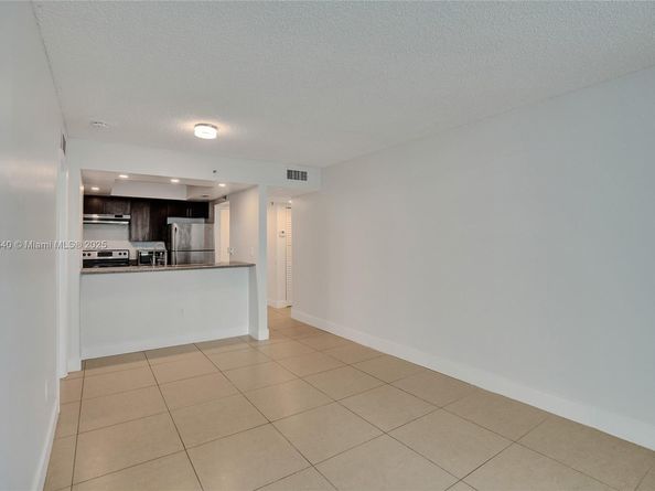 850 N Miami Ave W1810, Miami FL 33136