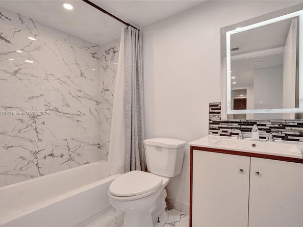 850 N Miami Ave W1810, Miami FL 33136