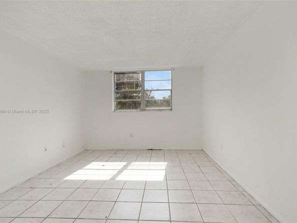 12500 NE 15th Ave 402, North Miami FL 33161