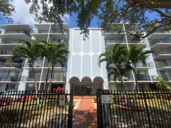 12500 NE 15th Ave 402, North Miami FL 33161