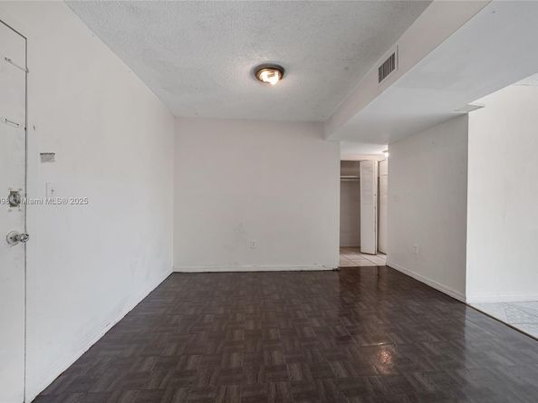 12500 NE 15th Ave 402, North Miami FL 33161