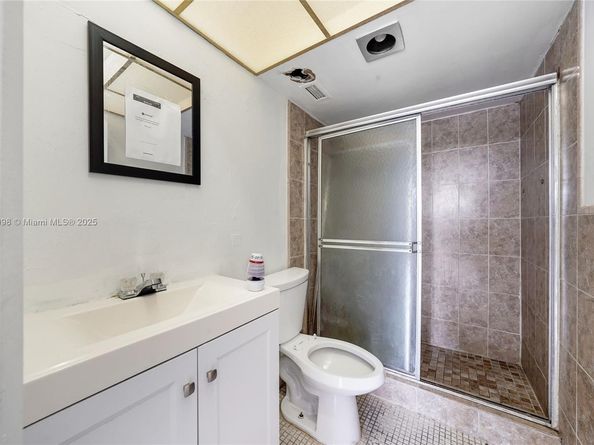 12500 NE 15th Ave 402, North Miami FL 33161