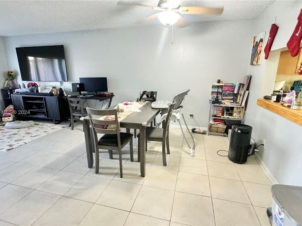 741 NW 105th Ter, Pembroke Pines FL 33026
