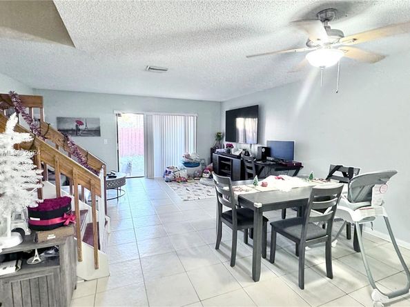 741 NW 105th Ter, Pembroke Pines FL 33026