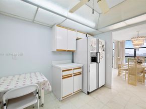 600 Parkview Dr 831, Hallandale Beach FL 33009