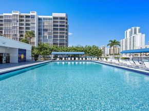 600 Parkview Dr 831, Hallandale Beach FL 33009