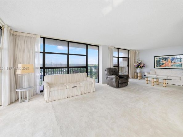 600 Parkview Dr 831, Hallandale Beach FL 33009