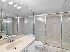 600 Parkview Dr 831, Hallandale Beach FL 33009