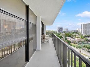 600 Parkview Dr 831, Hallandale Beach FL 33009