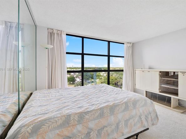 600 Parkview Dr 831, Hallandale Beach FL 33009