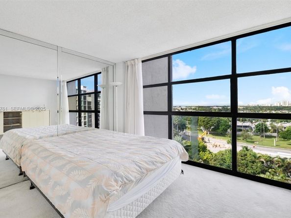 600 Parkview Dr 831, Hallandale Beach FL 33009