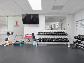 600 Parkview Dr 831, Hallandale Beach FL 33009