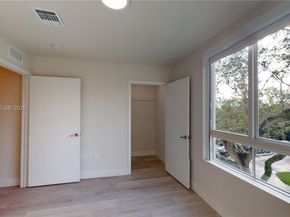 2555 NE 193rd St 2224, Miami FL 33180