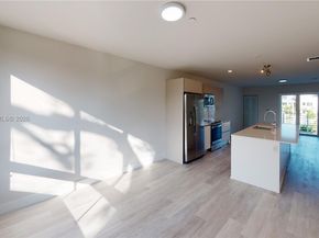 2555 NE 193rd St 2224, Miami FL 33180