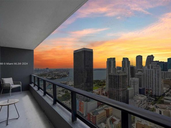 601 NE 1st 4114, Miami FL 33132