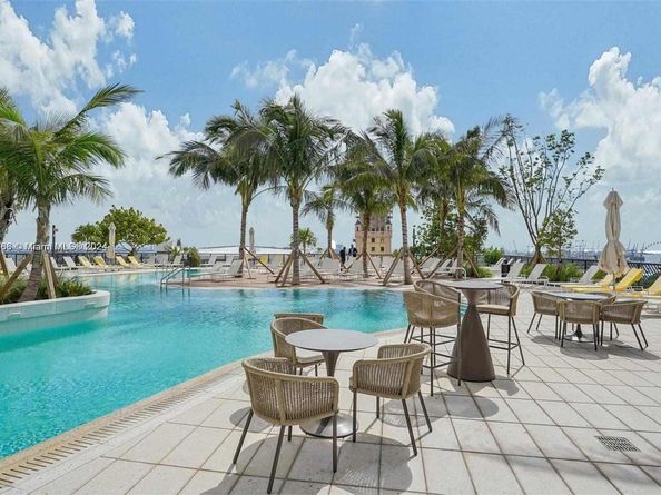 601 NE 1st 4114, Miami FL 33132