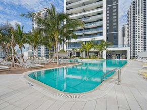 601 NE 1st 4114, Miami FL 33132