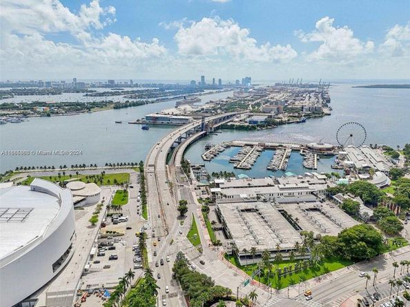 601 NE 1st 4114, Miami FL 33132