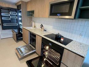 601 NE 1st 4114, Miami FL 33132