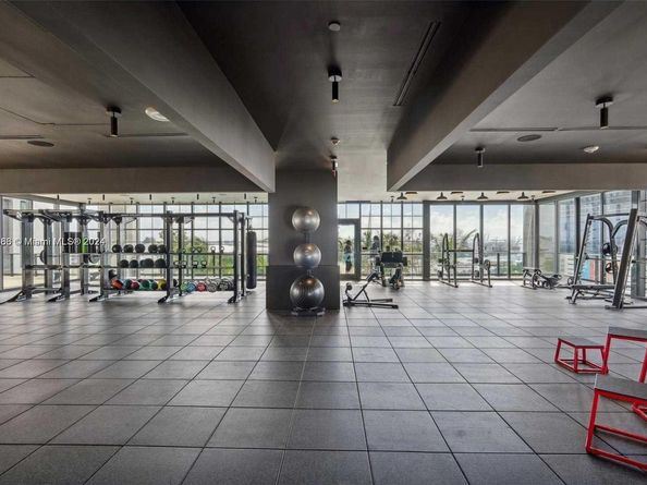 601 NE 1st 4114, Miami FL 33132