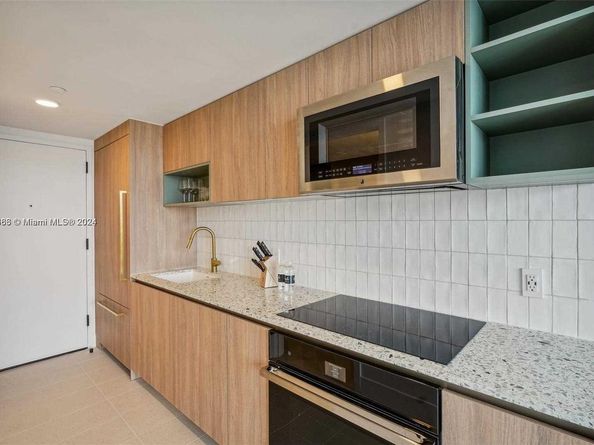 601 NE 1st 4114, Miami FL 33132
