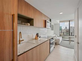 601 NE 1st 4114, Miami FL 33132