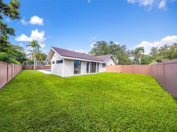 8120 SW 162nd St, Palmetto Bay FL 33157