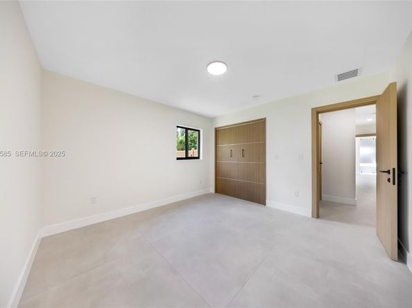 8120 SW 162nd St, Palmetto Bay FL 33157