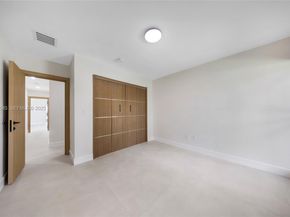 8120 SW 162nd St, Palmetto Bay FL 33157