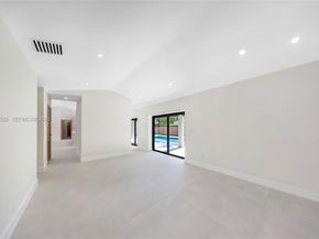 8120 SW 162nd St, Palmetto Bay FL 33157