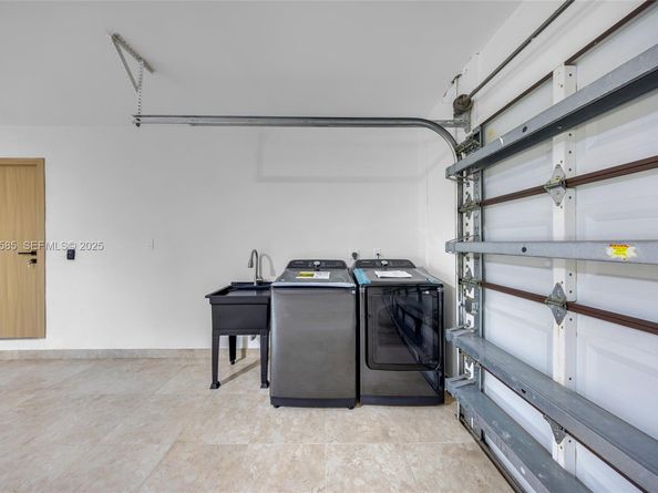 8120 SW 162nd St, Palmetto Bay FL 33157