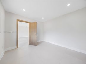 8120 SW 162nd St, Palmetto Bay FL 33157