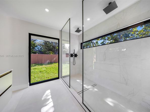 8120 SW 162nd St, Palmetto Bay FL 33157